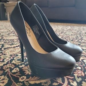 (Used) Shoe Candy Black High Heels Sz.6